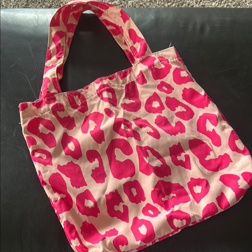 Vibrant Pink Heart Pattern Tote Bag